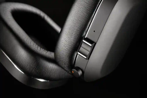 MONDO Over-Ear Black