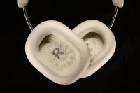 MONDO Over-Ear Greige 12