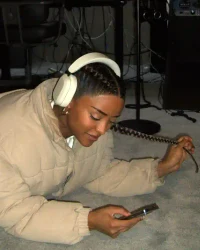 MONDO Over-Ear Greige 5